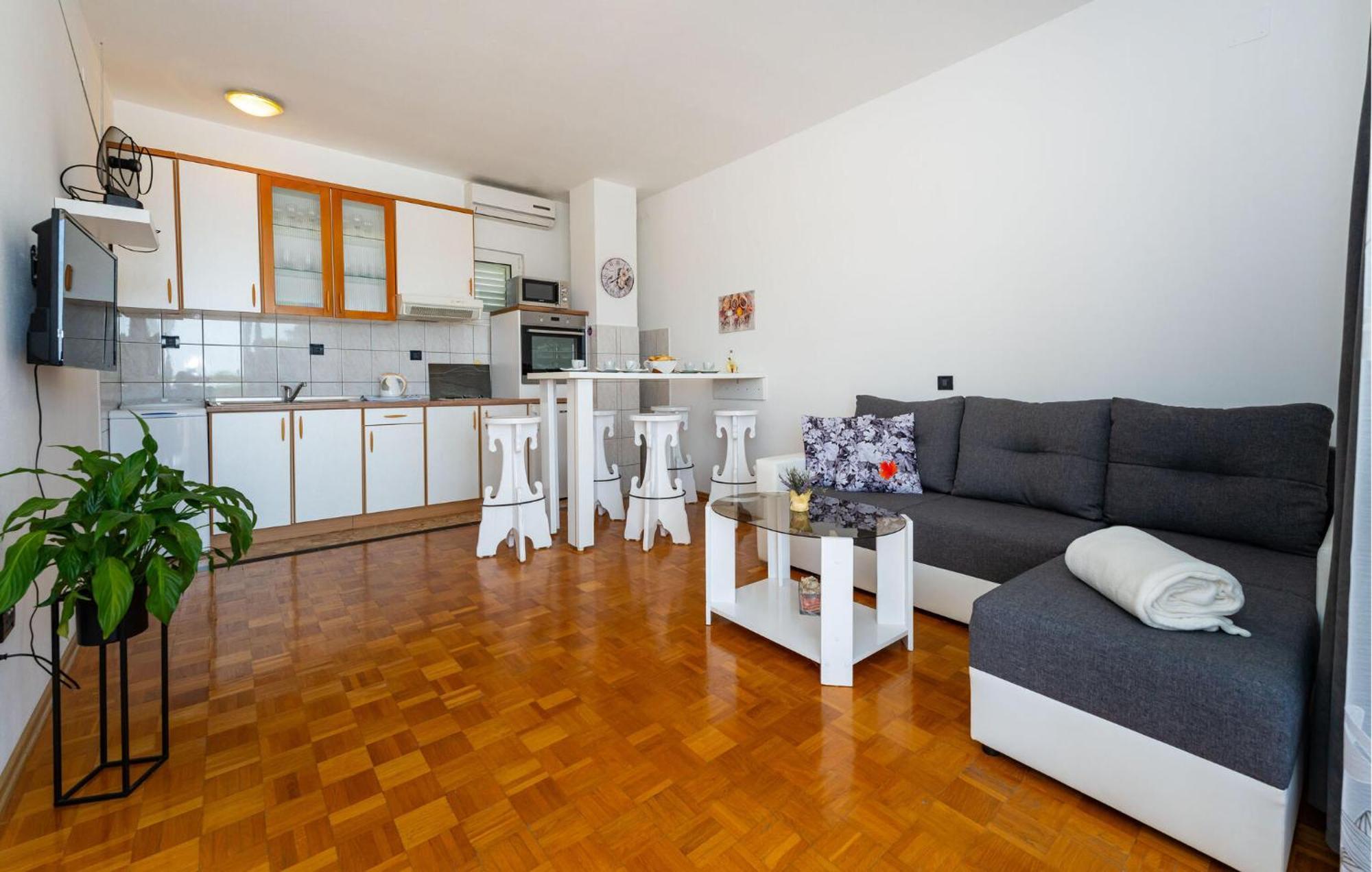 Beautiful Apartment In Galovac With Kitchen Exteriér fotografie