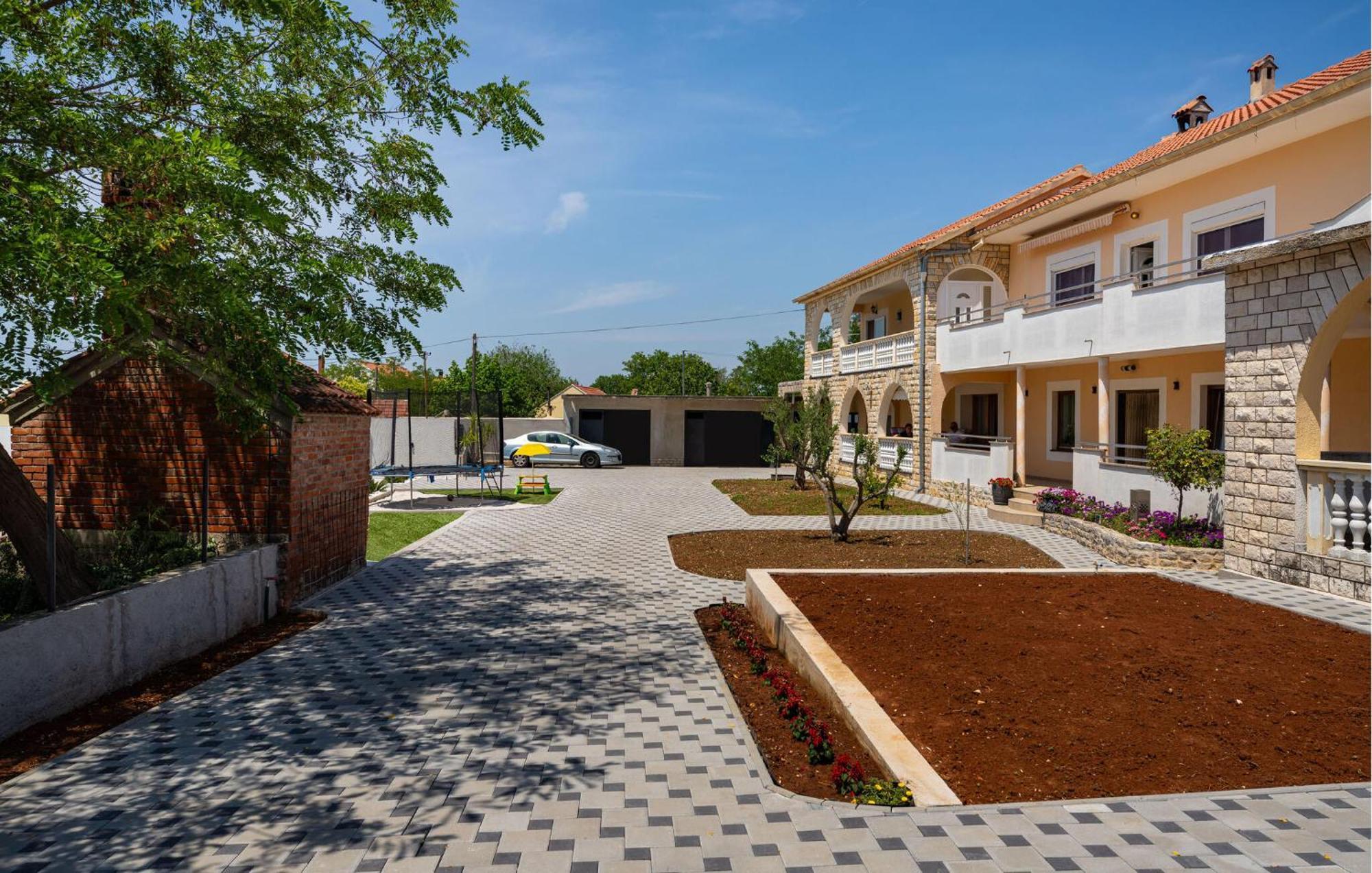 Beautiful Apartment In Galovac With Kitchen Exteriér fotografie